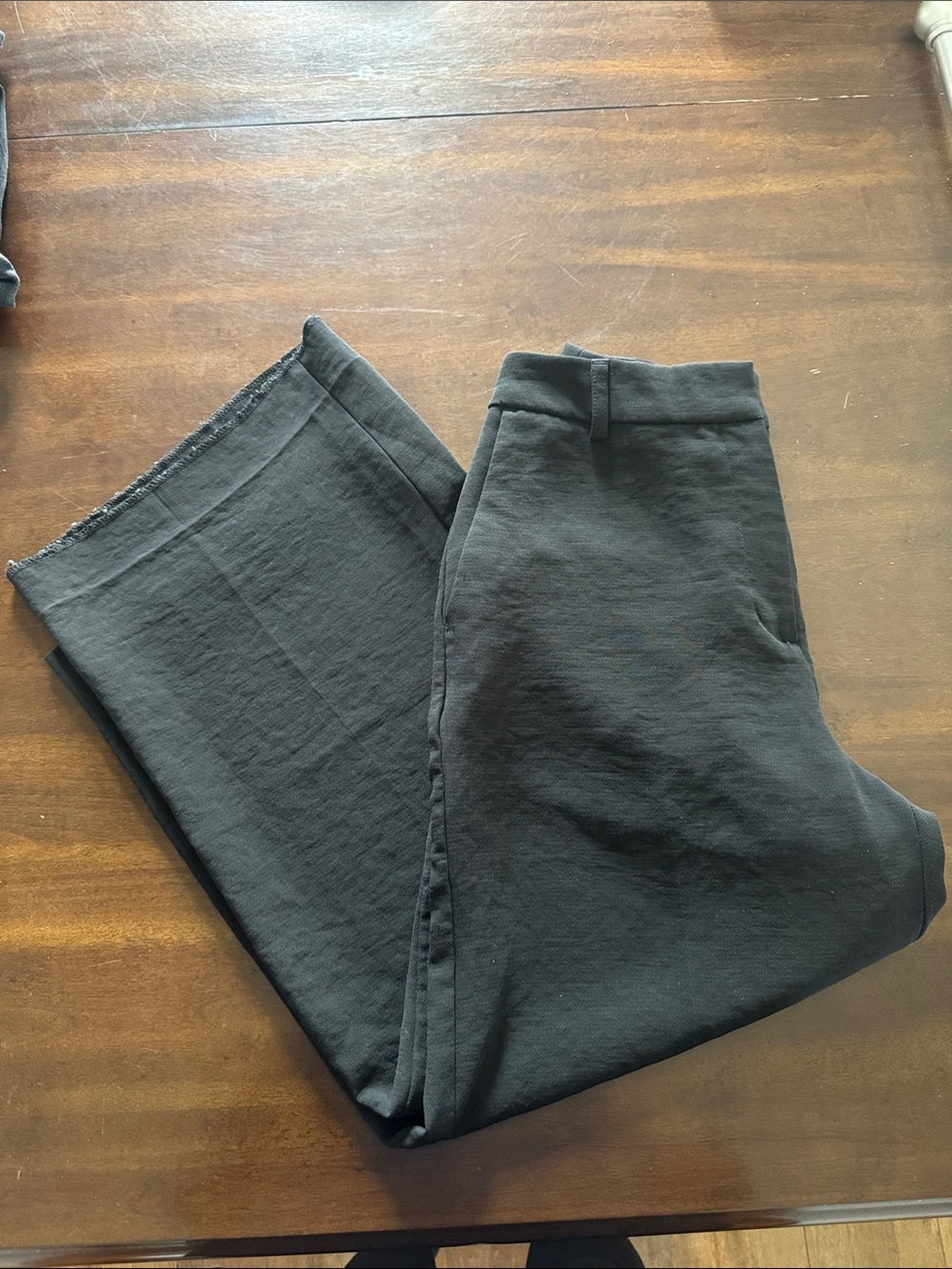 Women’s Express Size 2 Crop High Rise Black Pants